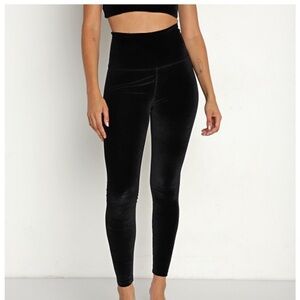 Beyond Yoga Velvet Motion High Waisted Midi Legging Black Velvet